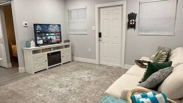 Maison, 2 chambres, animaux de compagnie acceptés | Coin séjour