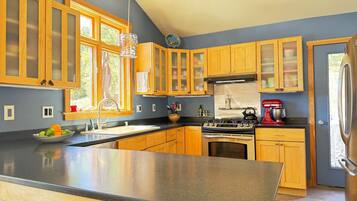 Mikrowelle, Ofen, Herdplatte, Geschirrspüler