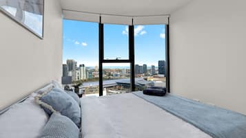 2 bedrooms, iron/ironing board, free WiFi, bed sheets