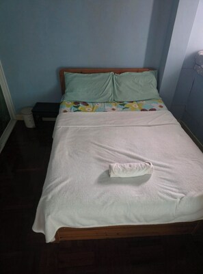 1 habitación, wifi y ropa de cama