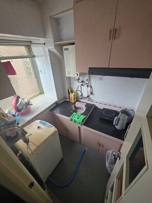 Microwave, stovetop - Cozy 1-bedroom apartment in awesome old buildings of Macao (Macao)