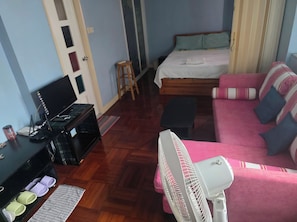 1 habitación, wifi y ropa de cama