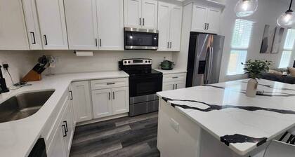 Stylish 3BR Apt w/ King Suite