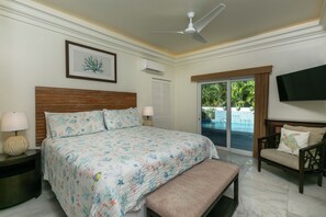 4 bedrooms, in-room safe, desk, iron/ironing board