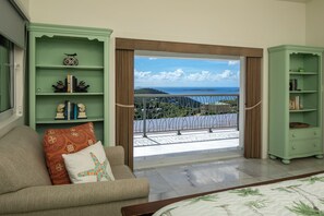 4 chambres, coffre-fort, bureau, fer et planche à repasser