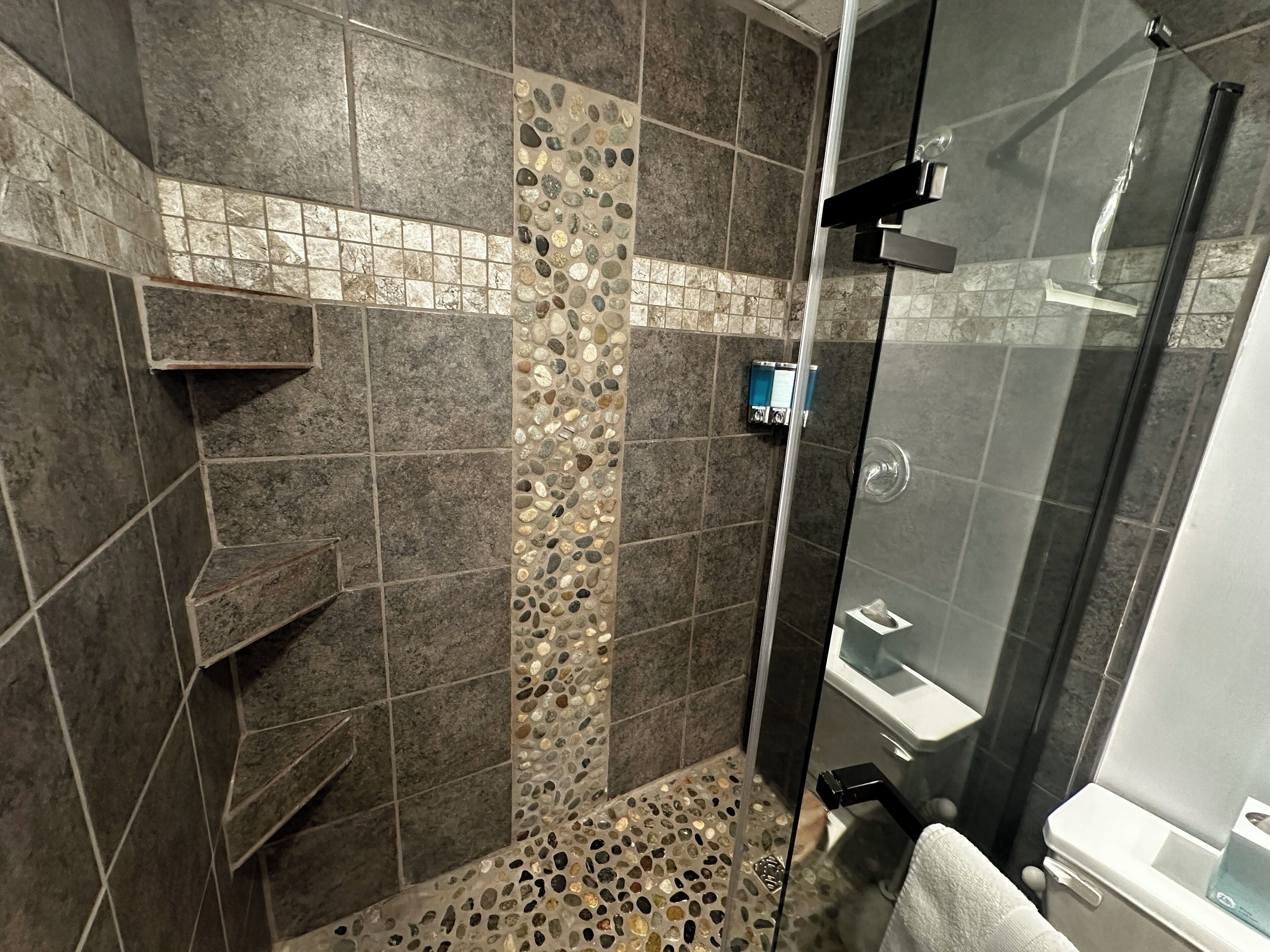 免費盥洗用品、毛巾、肥皂、洗髮精