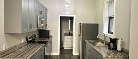 Superior-Apartment, Stadtblick | Eigene Küche | Großer Kühlschrank, Mikrowelle, Ofen, Herdplatte