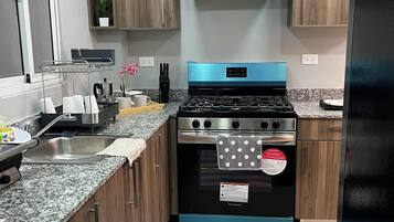 Oven, stovetop, coffee/tea maker, toaster