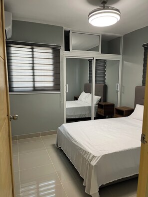 3 bedrooms, iron/ironing board, WiFi, bed sheets - Modern apartment only 5 minutes from the airport and 10 minutes from the beach (Boca Chica)