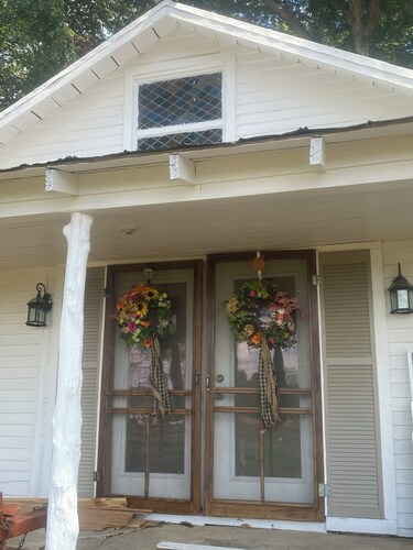 House in the Country on a farm charm, peace, wildlife & tranquility
