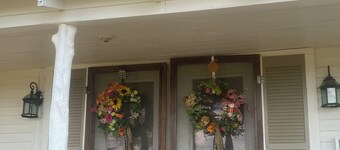 House in the Country on a farm charm, peace, wildlife & tranquility