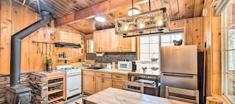 Steps to trails âą Fireplace âą Pet & kid friendly