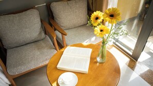 デスク、WiFi (無料)