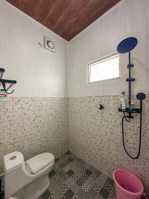 Hair dryer, towels, soap, shampoo - Skypiea dieng (Dieng Kulon)