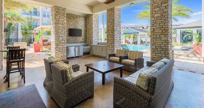 Chic 1-Bedroom Apartment in Lake Nona