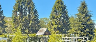 Tranquil Cabin Retreat- Sleeps 2, Parking