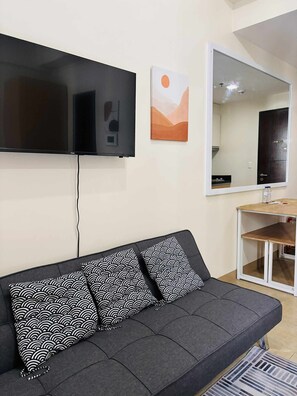 Zimmer, 1 Schlafzimmer, Poolblick | Wohnzimmer