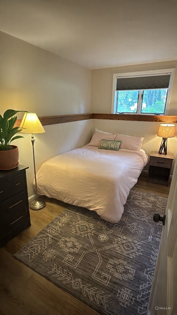 1 bedroom, iron/ironing board, WiFi, bed sheets