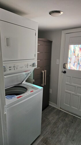 Charming studio apartment with full kitchen and washer/dryer combo  in Trinidad.