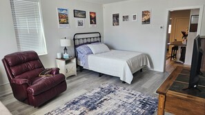 1 bedroom, iron/ironing board, WiFi, bed sheets - Charming studio apartment with full kitchen and washer/dryer combo  in Trinidad. (Trinidad)