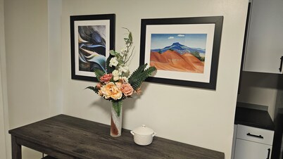 Charming studio apartment with full kitchen and washer/dryer combo in Trinidad.