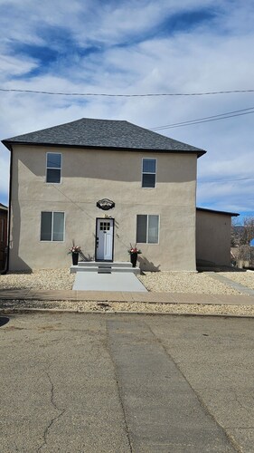 Charming studio apartment with full kitchen and washer/dryer combo  in Trinidad.
