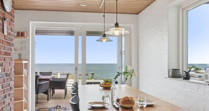 "Dzavid" - 50m from the sea by Interhome