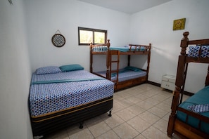 Family House, Pool View - Salinas Beach house Monterrico  (Monterrico)