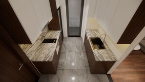 Habitación ejecutiva doble, vistas a la ciudad | Caja fuerte, escritorio, espacio para trabajar con un portátil