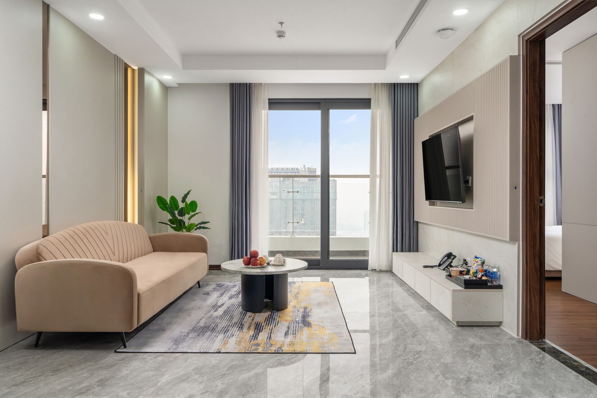 Grand Studio Suite, 3 Bedrooms | Living area