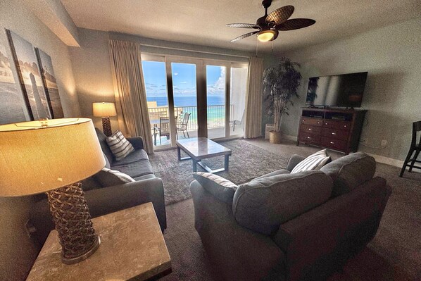 TV, DVD player - 14th-floor condo w/private balcony, water views, outdoor pool, hot tub, gym (Panama City Beach)