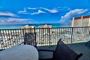 Outdoor dining - 14th-floor condo w/private balcony, water views, outdoor pool, hot tub, gym (Panama City Beach)