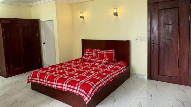 Apartamento básico, balcón, vistas a la ciudad