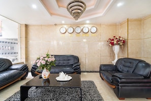 Coin salon dans le hall