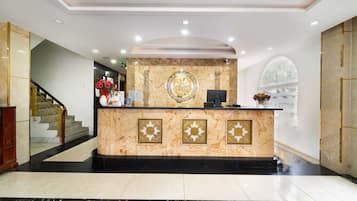 Quầy tiếp tân