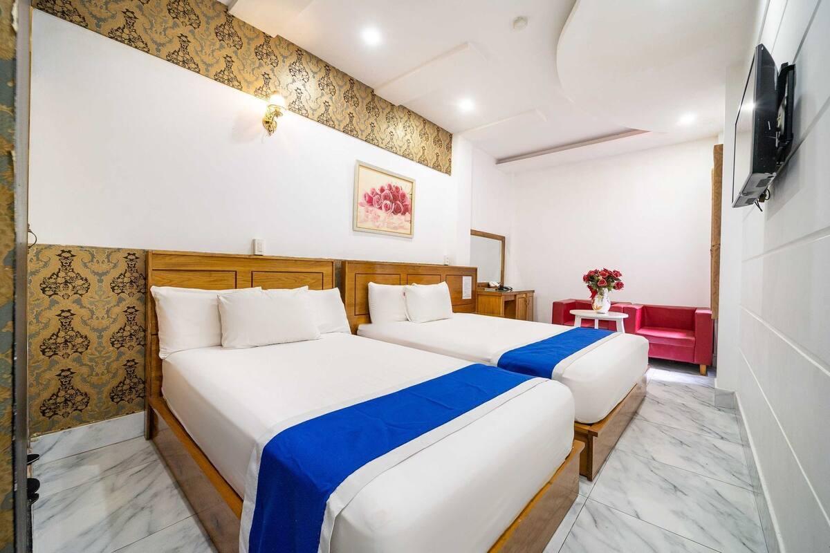 Phòng 3 Deluxe | Bộ đồ giường cao cấp, bàn, truy cập Internet không dây miễn phí 