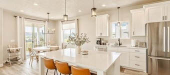 Spacious 5-bedroom house in Eagle Mountain w/Cinema!