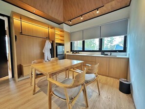 Flat-screen TV - Kanana Retreat Coban Rondo (Pujon)