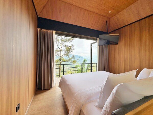Family Room, Balcony, Valley View