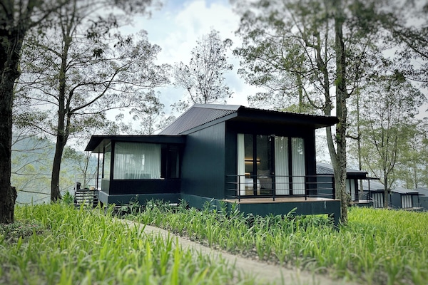 Brankas, kedap suara, setrika/meja setrika, dan Wi-Fi gratis