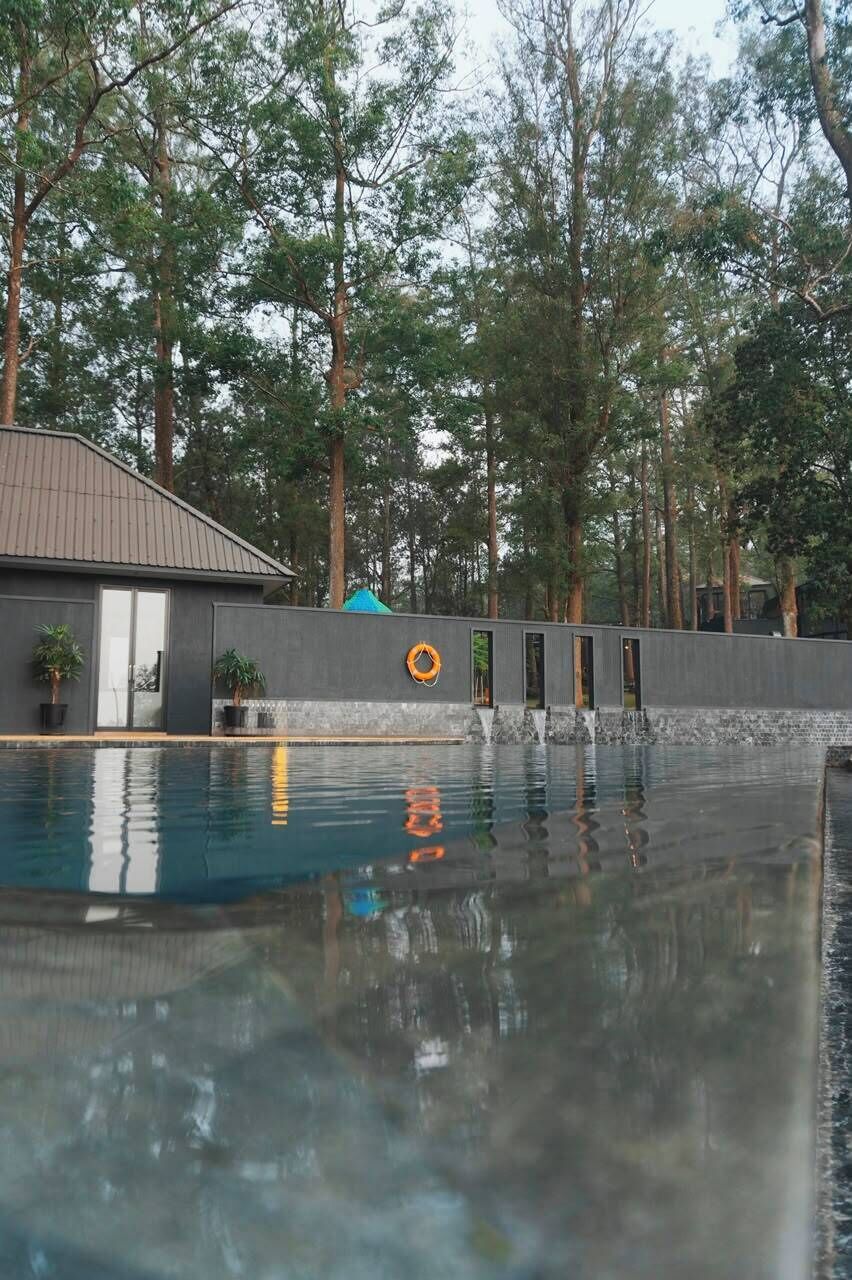 Kolam renang outdoor