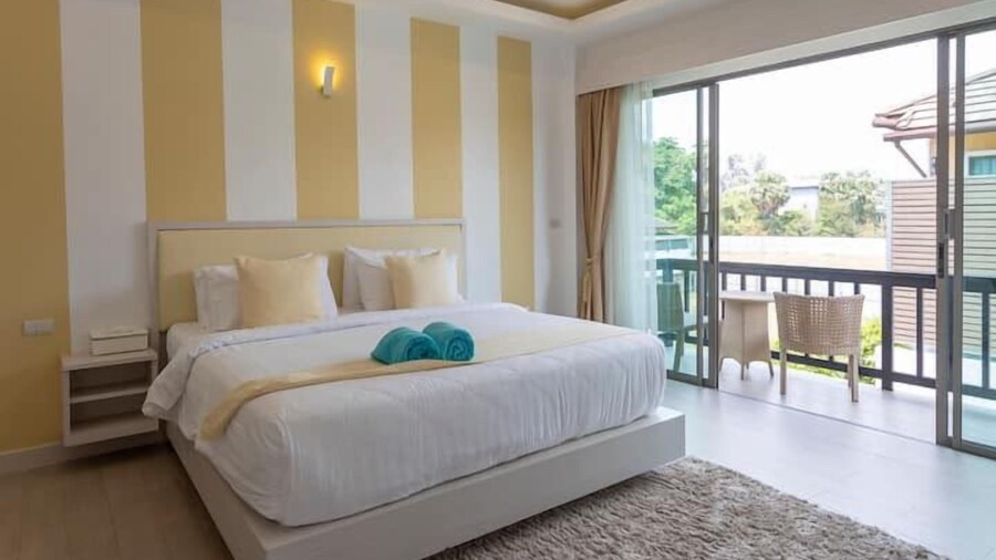 3BR Pool Villa Near Boat Avenue V29