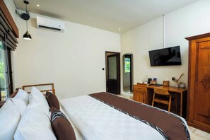 Classic Double Room | Laptop workspace, free WiFi