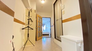 16 bedrooms, desk, free WiFi, bed sheets