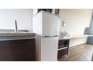 Fridge, microwave, stovetop