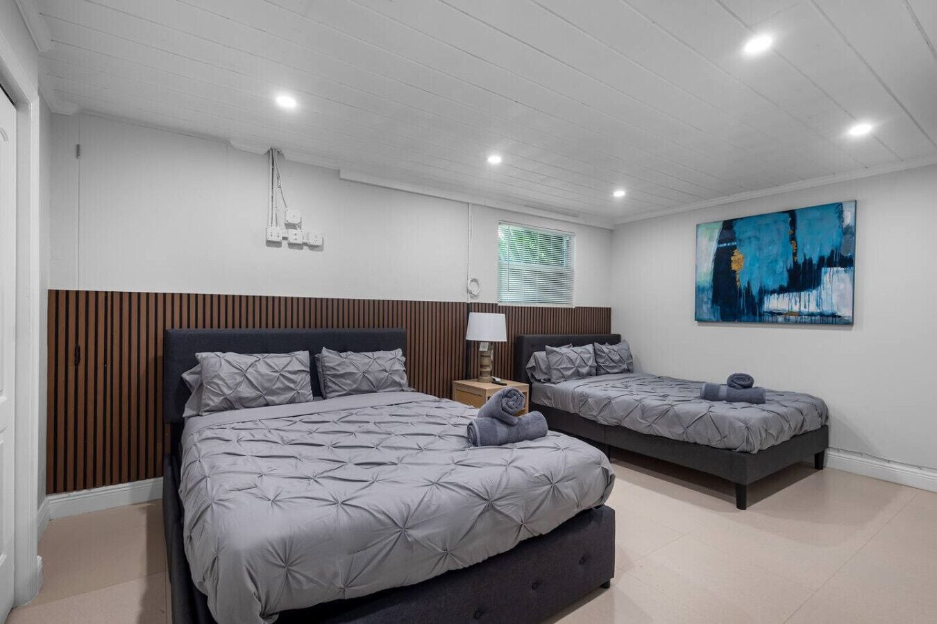 1 室のベッドルーム、旅行用ベビーベッド、WiFi、ベッドシーツ