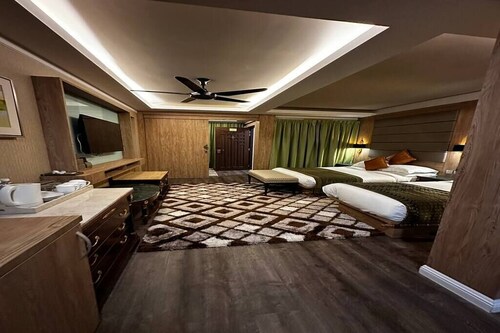 Sharila Island resort Bluestar