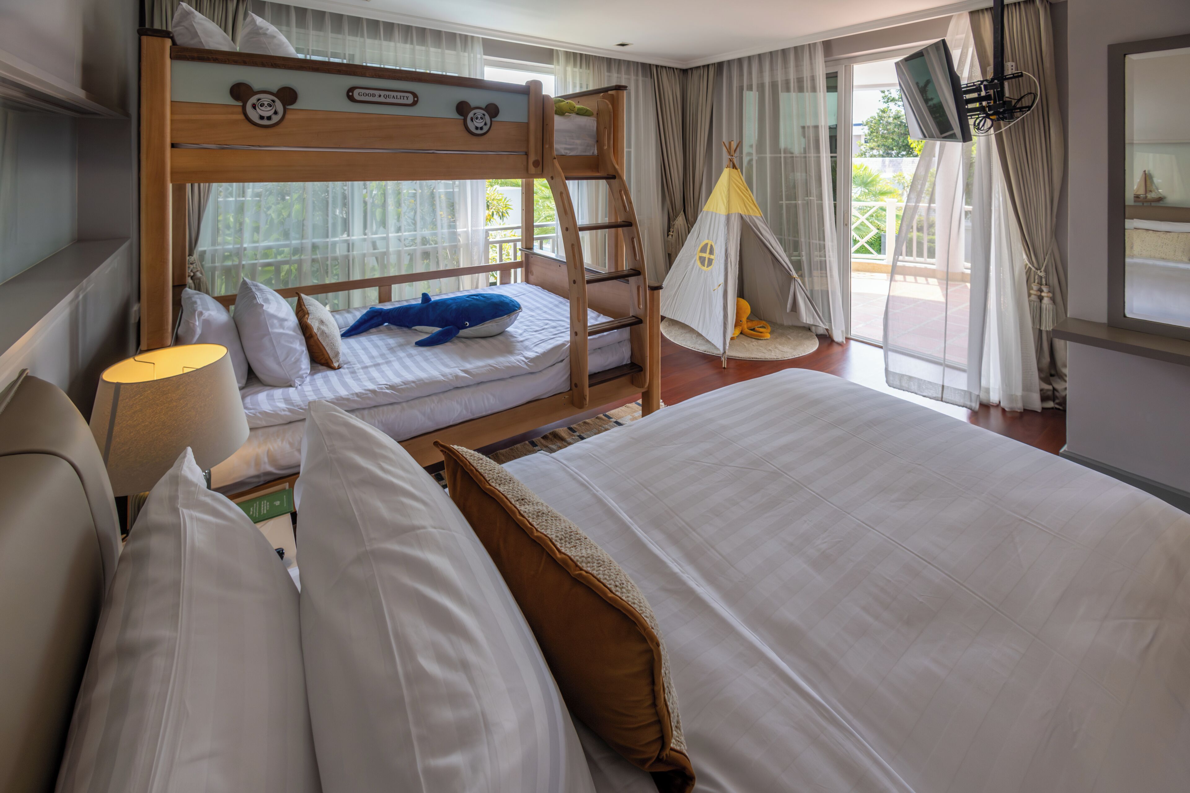 3 Bedroom Poolside King Villa With Bunkbed | Truy cập Internet không dây miễn phí, bộ trải giường 