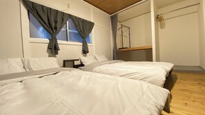6 bedrooms, desk, iron/ironing board, free WiFi