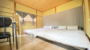 6 bedrooms, desk, iron/ironing board, free WiFi